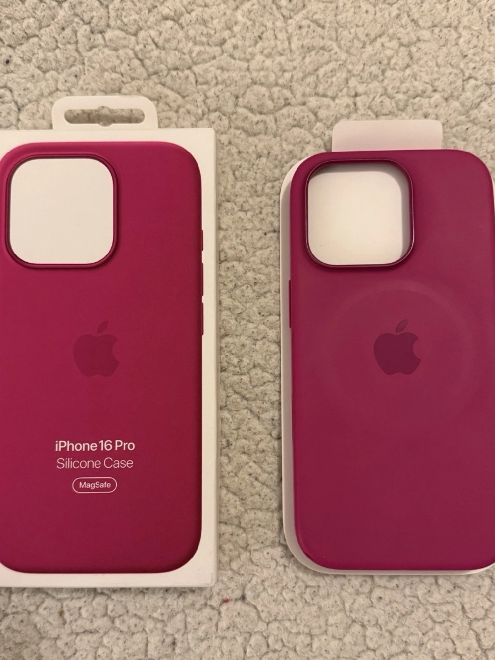 Apple Silicone Case MagSafe iPhone 16 Pro - Fuchsia Color